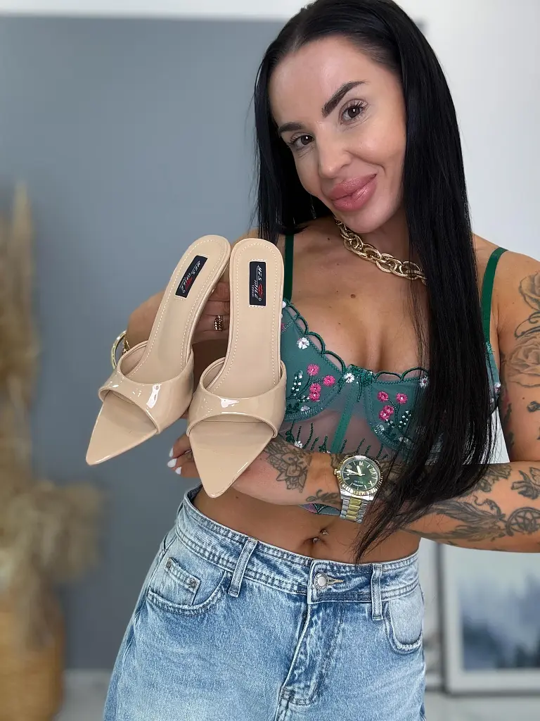 Lakované sandále ZEVRA - next