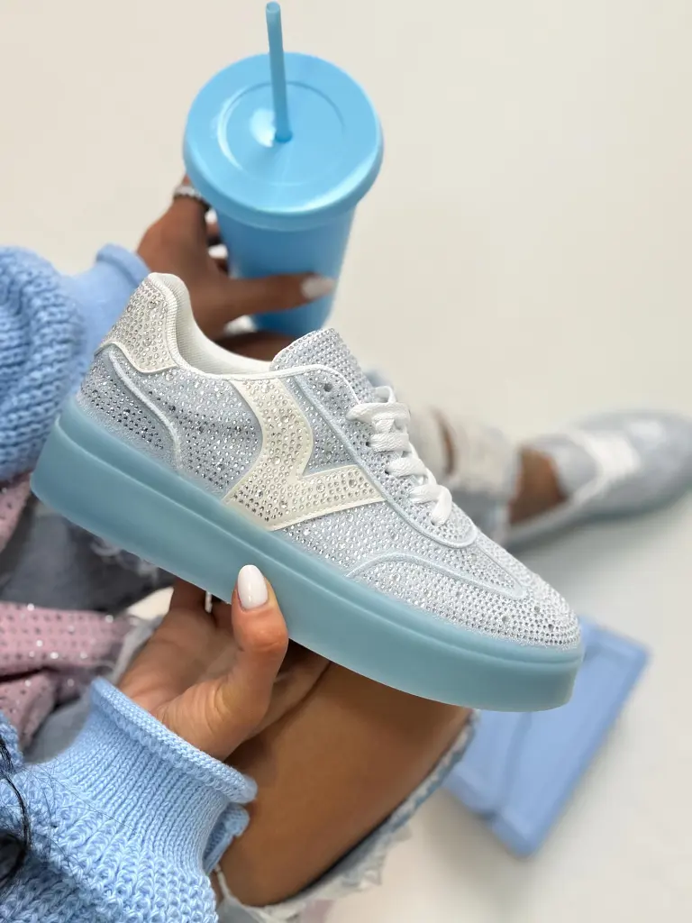 Platformové tenisky zdobené kamienkami CHILA - next