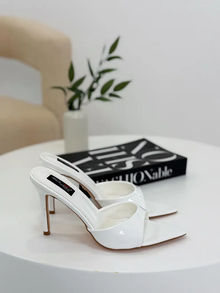 Lakované sandále ZEVRA