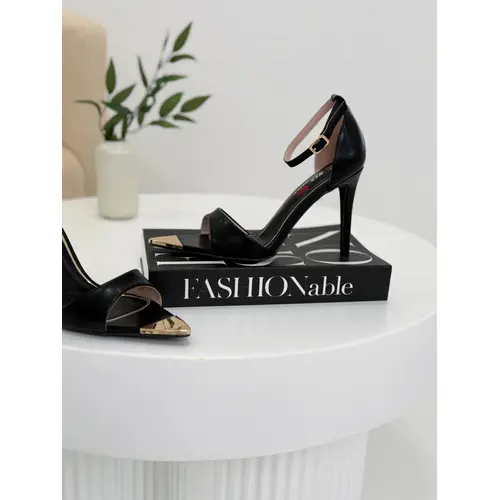 Čierne sandále ZARANA veľkosť: 36