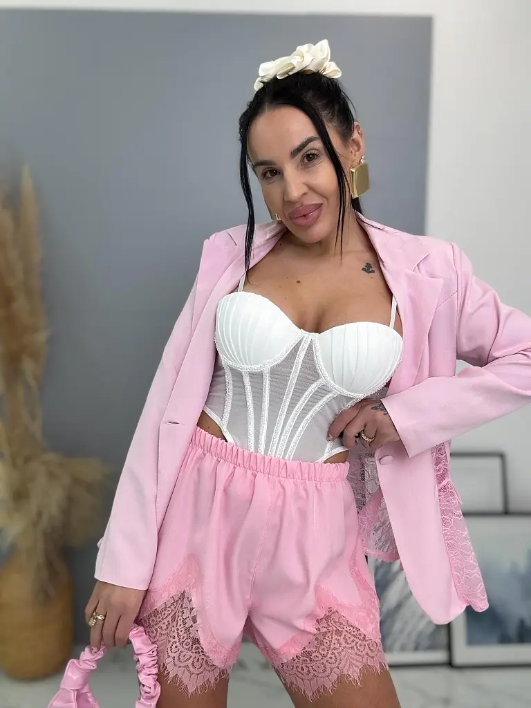 Šortky s čipkou KANIA - next