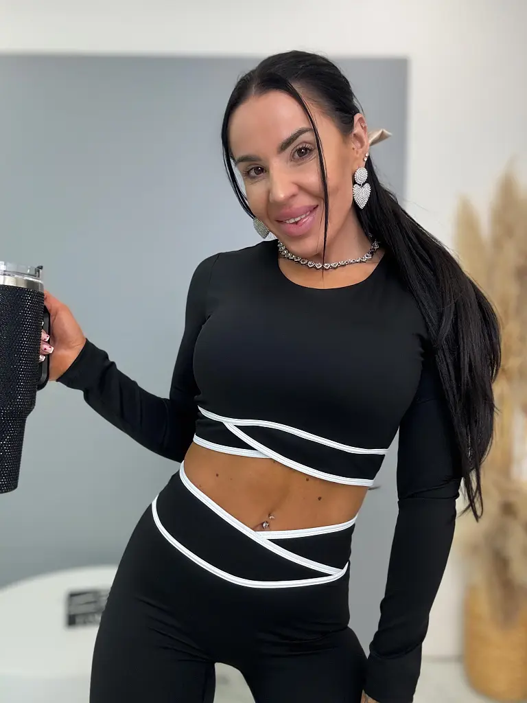 Športový komplet s vypchávkami v prsiach SEMANA