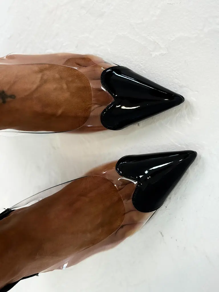 Transparentné lakované sandále BEJI - next