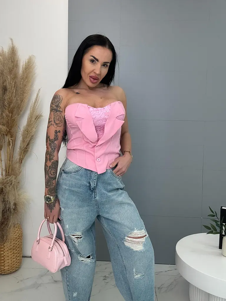 Čipkovaný top s vypchávkami EVA