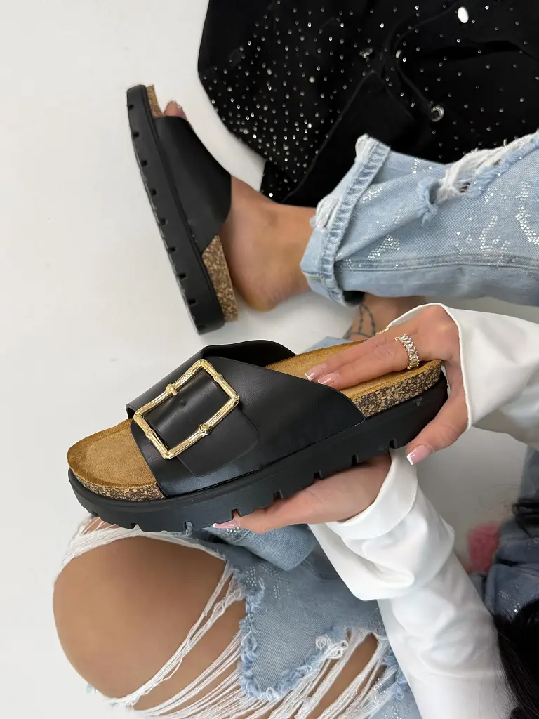 Dámske šľapky so zlatou ozdobou BEA