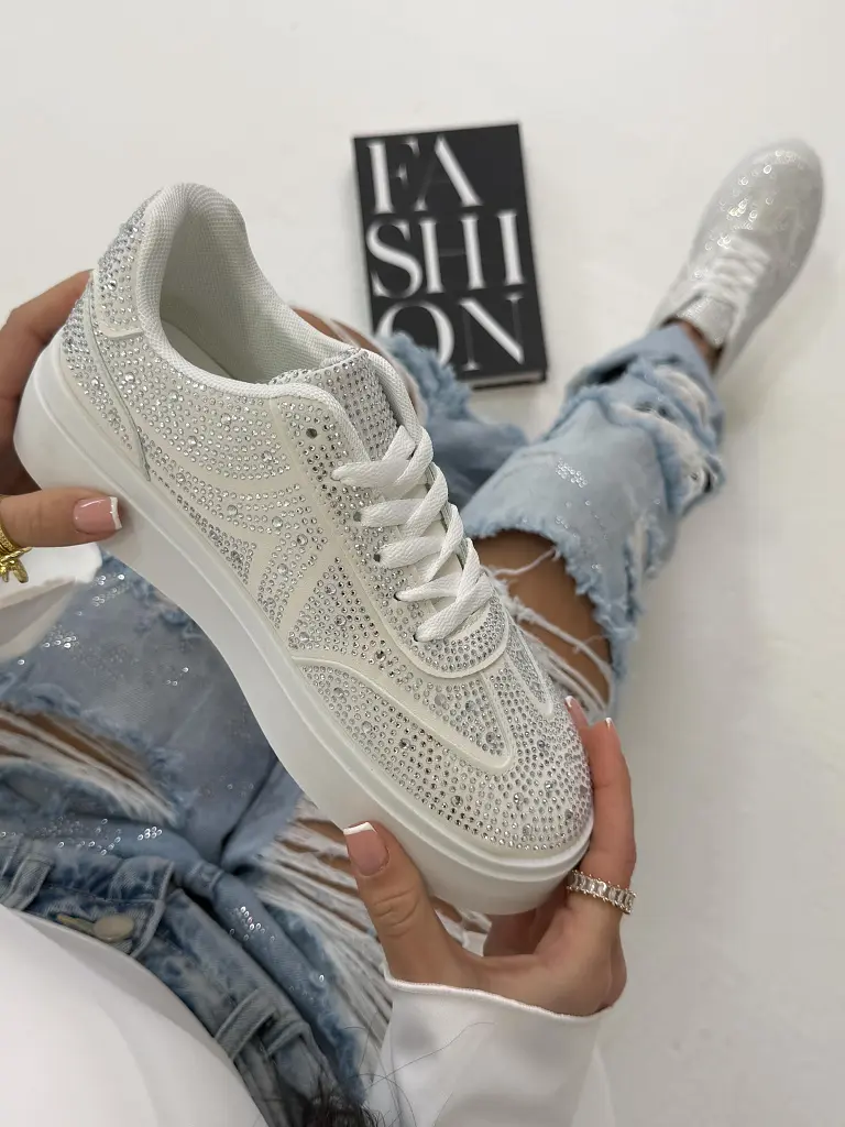 Platformové tenisky zdobené kamienkami CHILA - next