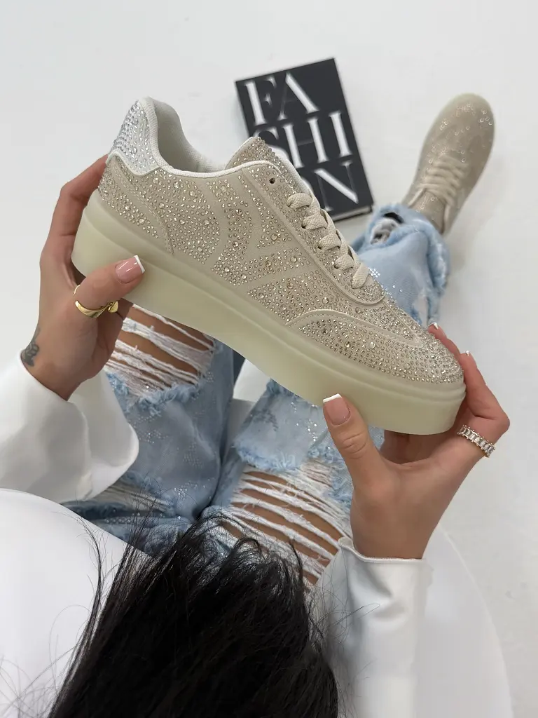 Platformové tenisky zdobené kamienkami CHILA - next