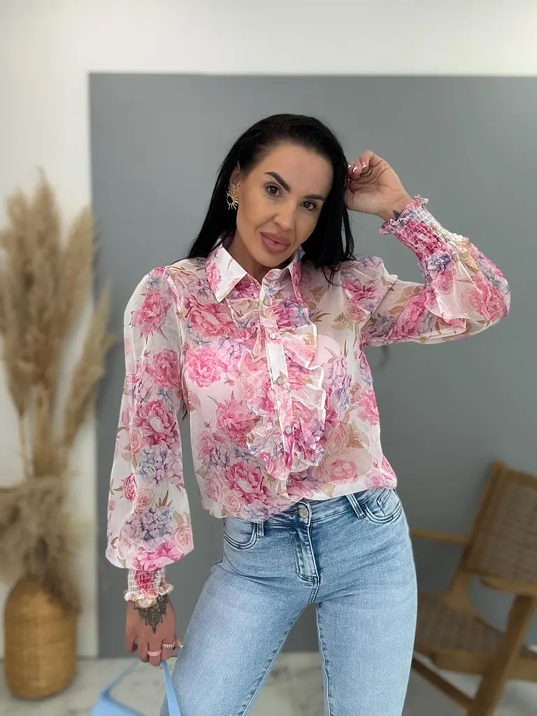 Kvetovaná blúzka ozdobnou sponou s kamienkami ROSE