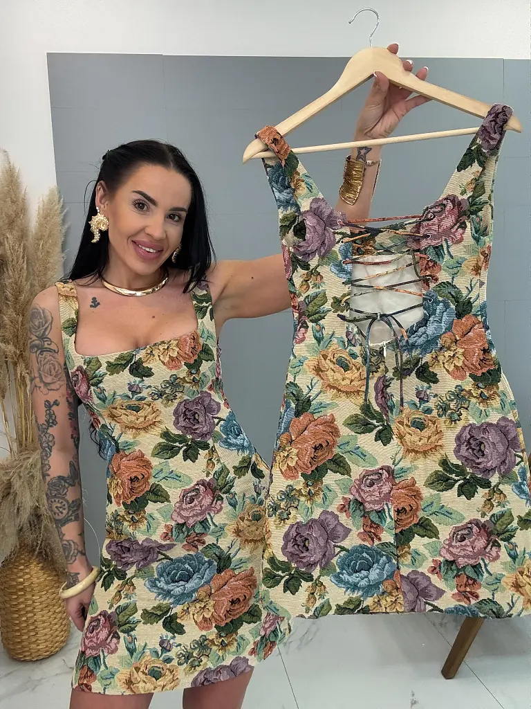 Štrukturované kvetované šaty so šnurovaním vzadu ROSE