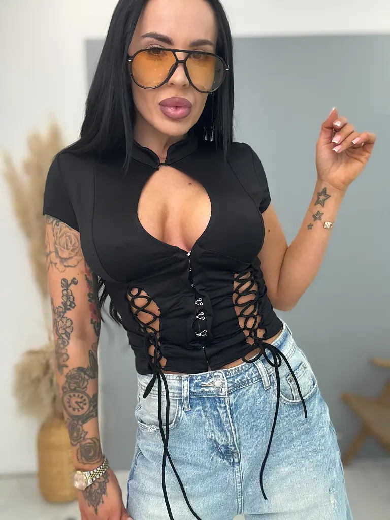 Top so šnurovaním vpredu AMANA