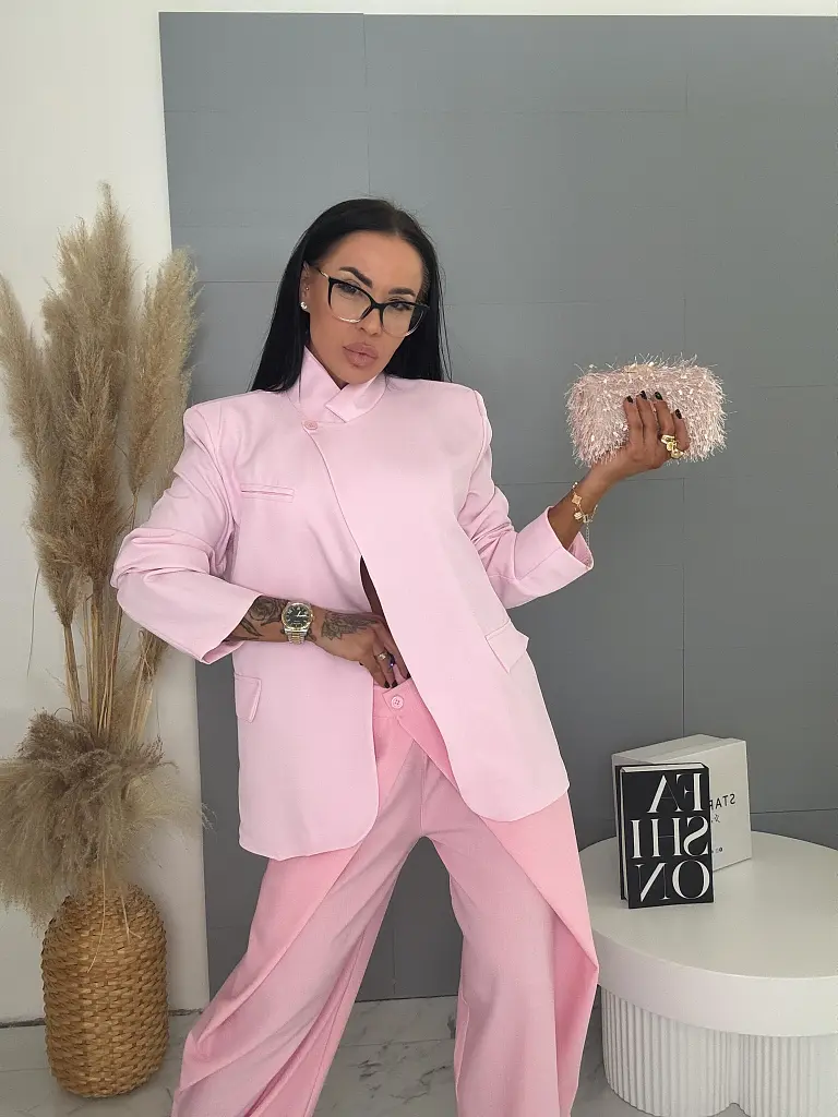 Sako so zapínaním pod krkom na 1 gombík CLEO