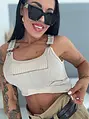 Rebrovaný crop top s funkčným zapínaním na traky RIBBED