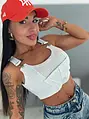 Rebrovaný crop top s funkčným zapínaním na traky RIBBED