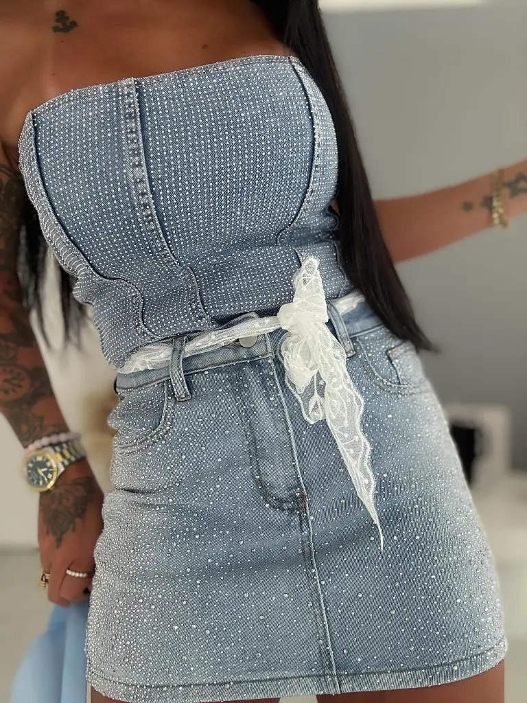 Denim crop-top s kamienkami RAINBOW DIAMANT - next