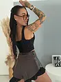 Hnedé koženkové šortky s volánmi ELIAN