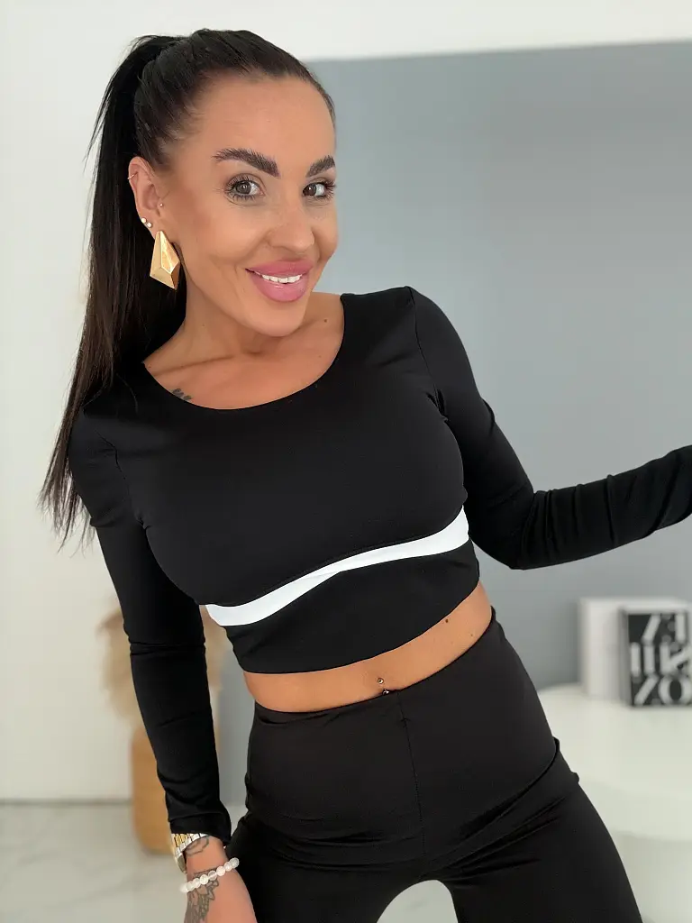Elastický crop top s vypchávkami LINE - next