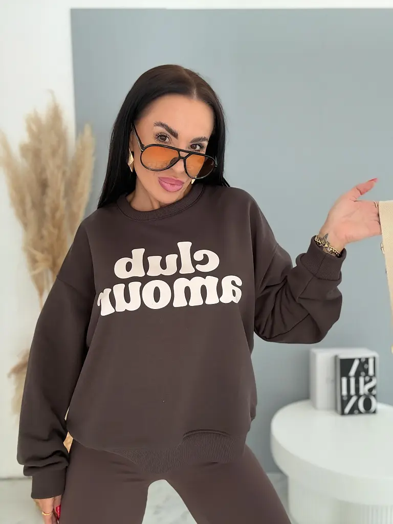 Hnedá mikina s nápisom AMOUR - next