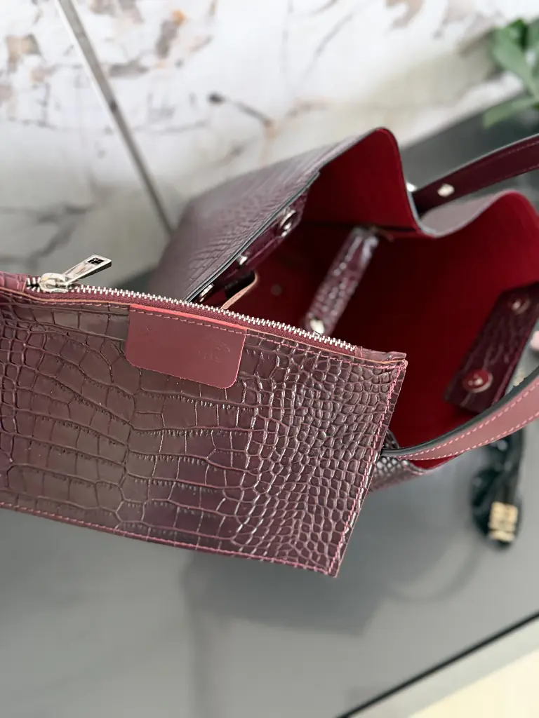 Kožená kabelka z pravej kože NIKA s embossed efektom - next