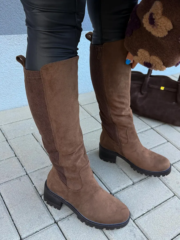 Mierne zateplené elastické semišové čižmy LABEL - next